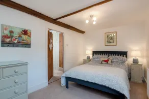 Wonderful Grade II Cotswold Stone Cottage in Perfect Location - Image 5