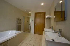 Luxurious Retreat on the Wild Atlantic Way - Image 2