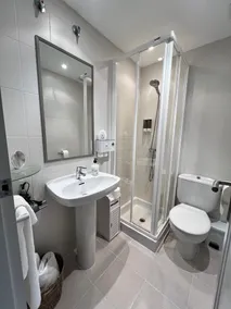 Newly Renovated Apartment \"Enzo\" with Wi-Fi, Terrace & Pool - Image 4