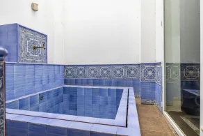Cheerful 6 Bedroom House in Seville With Terraces - Image 2