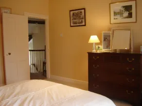 Ashfield cottage in Crickhowell with views of Usk Valley,and Brecon Beacons. - Image 5