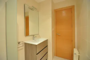 Charming Apartment in Roses: 2 Bedrooms, Sleeps 5, and Sea Views on the Beachfront. - Image 3