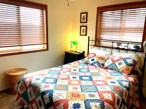 Cheerful cottage w/ fireplace. Great location for exploring the Lake Pepin area! - Image 5