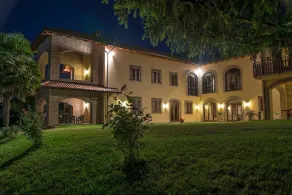 Accommodation 'The Granary' in a renovated late 19th century country house - Image 5