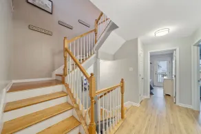 Stunning Townhome Short Walk to Beach and Bay with Pool - Image 2