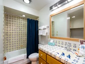 Puertas de Canyon Road by Kokopelli Property Management - Image 4
