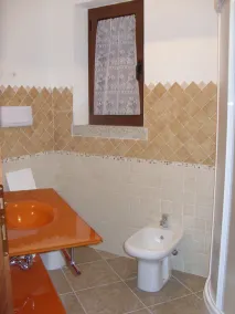 Maison vue mer entourée de verdure - Image 3