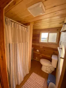 Cove Cottage: In ruhiger Lage zwischen den Kiefern des ruhigen Seavey Cove Eingebettet - Image 2