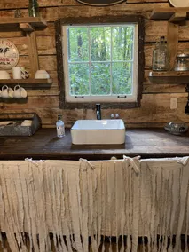 Fern Hollow Treehouse, rustic escape cozy romantic - Image 2