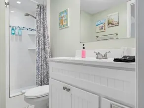 Southern Comfort - Expansive views of the ocean and beach! Newly renovated plus top grade linens! condo - Image 5