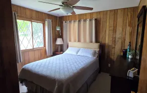 Lakefront Cottage - Image 4