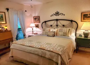 'The Lake House' on beautiful Lake Martin! Ideal location on the water.  - Image 4