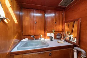 Quo Vadis Yacht - Image 2