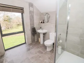 ROMSEY LODGE, pet friendly, luxury holiday cottage in Wark - Image 4