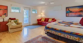 North House - Lovely Lac-Brome 3 Bedroom Lakefront Cottage - Image 5