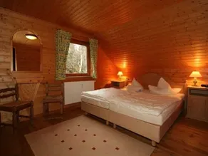 Has-28 Holzblockhaus, 4-6 Pers., 65qm - Naturerlebnisdorf Blauvogel - Image 5