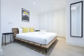 Soho 22 Serviced Apartments - Image 4