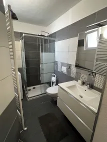 100 kvadratmeter fuldstændig renoveret hus i 2 etager - Image 5
