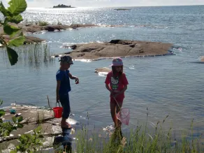 COTTAGE WITH WONDERFUL LOCATION AT LAKE VÄNERN - Image 4