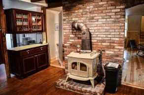 Victorian Rose / Brook Road Inn - Image 2