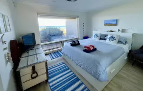 Absolute Beachfront Holiday Home! The Sandpiper Beach house - Image 3