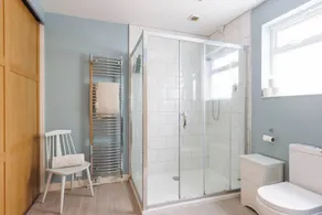 Detached Coastal Home 150m from Beach | Sleeps 8 - Image 2