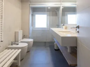 Suitur beachfront apartment Roc de Sant Gaietà - Image 3