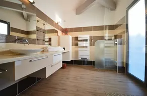 Uzès Center: Fremragende ejendom på 275 m² med opvarmet pool og have - Image 2