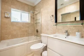 Modern Home * 5 min to Aventura Mall * Sparkling Clean * Quiet Neighborhood - Image 4