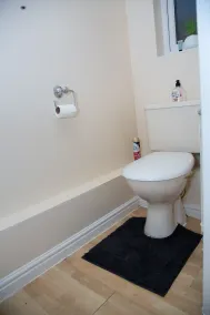 2 Bed House for Pleasure, office work, free parking, near Elizabeth underground - Image 5