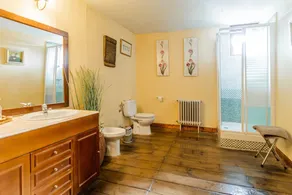 Casa Rural 'Laguna Herrera' en Segovia, piscina privada, jardín y hasta 14 personas - Image 4
