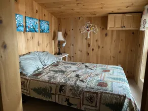 Cottage on the lake! Includes kayaks & rowboat. Relax and listen to the loons! - Image 3