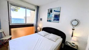 WATERFRONT HOUSE SLEEPS 8 - Image 4
