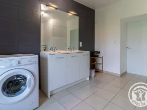 Idyllische Unterkunft im Grünen: Gîte mit Terrasse, privatem Teich, nah an Top-Sehenswürdigkeiten! - Image 2