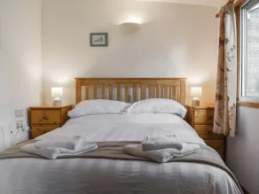 2 bedroom accommodation in Minehead - Image 5