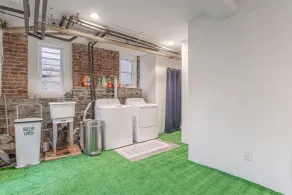Adorable Kingston Cottage in the Heart of the Roundout Historic Area Downtown. - Image 2
