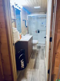 LIAHN CABIN AT WINDROCK RIDGE .RIDE TO THE TRAILS IN A MINUTE, RIDE,RELAX,REPEAT - Image 2