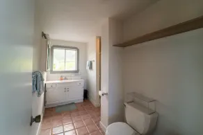 Punaluu Paradise Beach House \"real ocean front\"  - Image 4