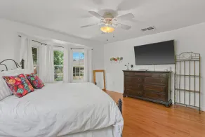Stylish San Fernando Stay with Designer Kitchen Upgrade - Image 5