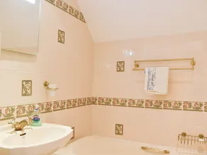 2 bedroom accommodation in Holwell - Image 2