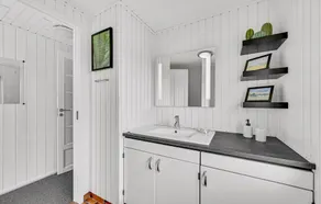 Lovely home in Hvide Sande with sauna - Image 3
