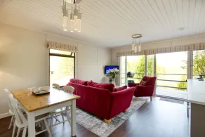 2 bedroom lodge with stunning loch mountain views - Image 3