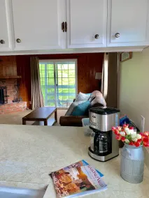 Cozy Cottage on Beautiful U-Pick Berry Farm- 2 Queens, 4 twin/bunks - Image 5