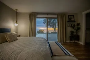 Oceanfront Family Retreat - Image 4