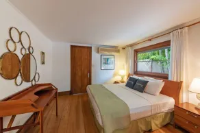 Luxury 2 bed villa close to beach. - Image 5