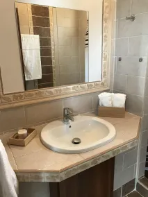 Close to the beach, fantastic sea views, heated private pool - Image 3