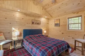 Lake View Adventure Cabin at Bear Bluff Retreat - Image 5