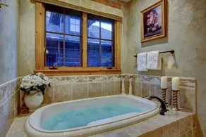 Private Home with amazing views! - Image 4