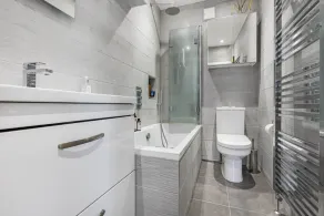 Georgian 4 bed historic house,100m City Centre w/ garden & private parking - Image 4