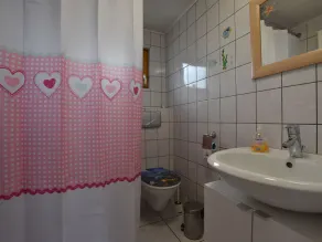 Garden-View Holiday Home in Am Salzhaff by the Sea - Image 3